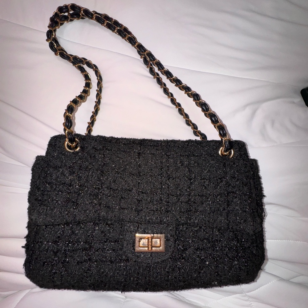 Chic Black Tweed Shoulder Bag